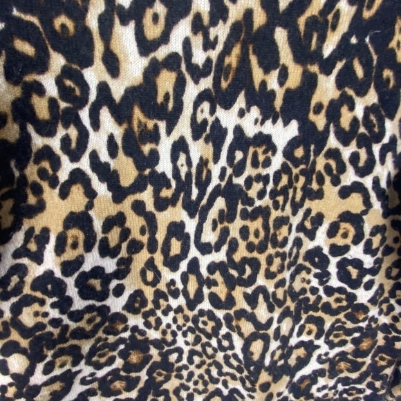 Talbots women's Sz: M pure Cashmere animal print pullover sweater crew neck - Picture 5 of 11